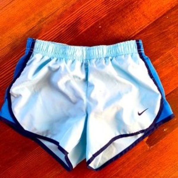2 pairs of girls nike shorts - Picture 2 of 2